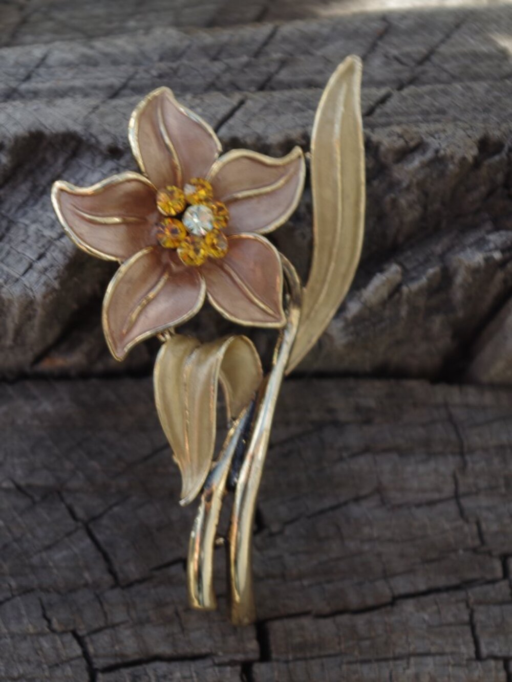 Ladies 70s Flower Brooch